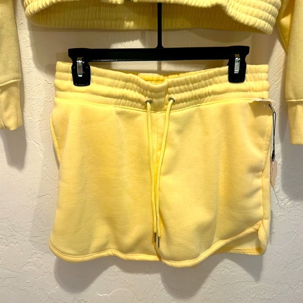 Better Together Yellow Two Piece Crop Hoodie Shorts Set New Large - Picture 4 of 6